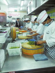 南宁餐饮食品安全升级 厨师现场烹制，食客尽收眼底